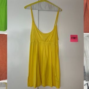 Yellow tunic with no blemishes! Super comfy and a great top to have